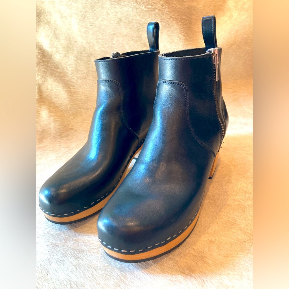 Swedish Hasbeens Zip It Emy Clog Boots, Black, sz 8.5 ( Eur. 39)